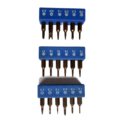 De achttien bits in drie klemrails, Torx, kruiskop, platte kop en pentalobe