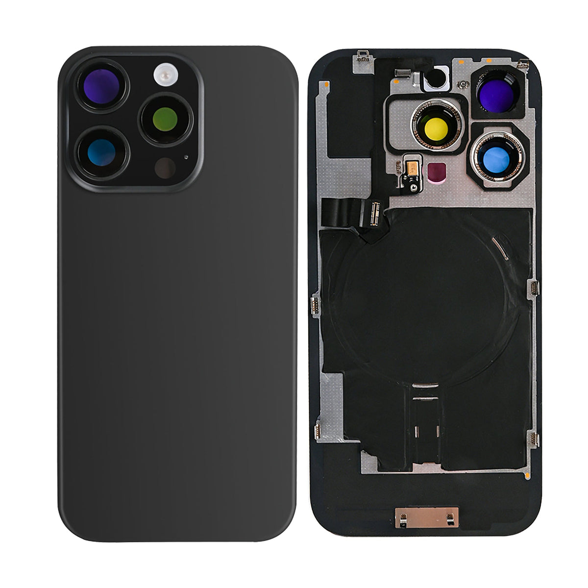 iPhone 16 Pro Max achterkant met laadspoel en NFC in zwart titanium, derde productfoto