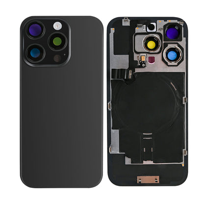 iPhone 16 Pro Max achterkant met laadspoel en NFC in zwart titanium, derde productfoto