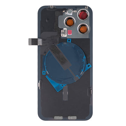 iPhone 15 Pro Max achterkant met laadspoel en NFC in zwart titanium, tweede productfoto