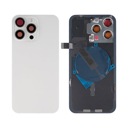 iPhone 15 Pro Max achterkant met laadspoel en NFC in wit titanium, derde productfoto