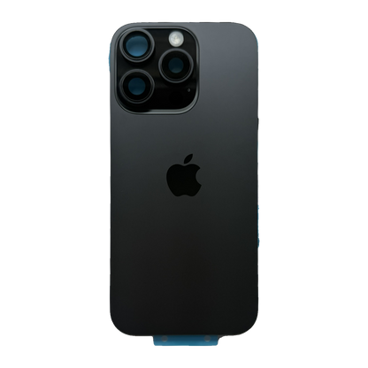 iPhone 15 Pro achterkant in blauw titanium, los glaspaneel met camera-uitsparing en Apple-logo